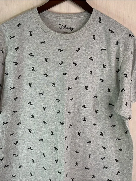 Disney Men’s Mickey Mouse Silhouette Grey Crewneck Shirt Sleeve T-Shirt Large - Picture 4 of 5